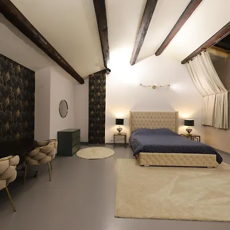 Loft 250m2 Avec Ecran Led Geant De 10m2 Aparthotel Marseille